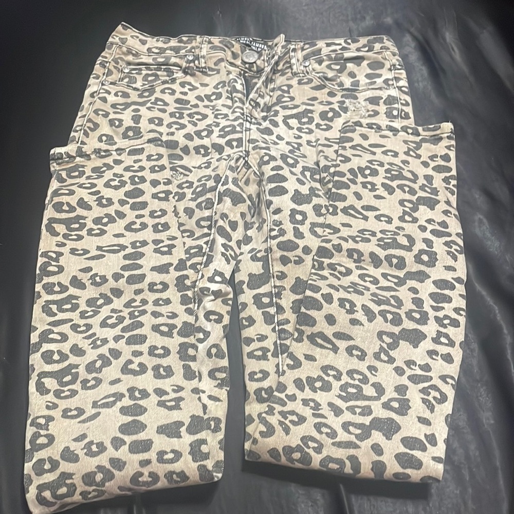 Cheeta print ripped jeans